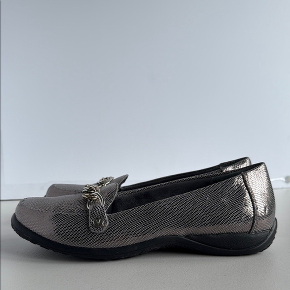 Vionic Alda Ballet Flats Metallic Pewter - Picture 8 of 16